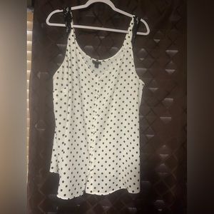 ♥️Torrid Sleeveless blouse